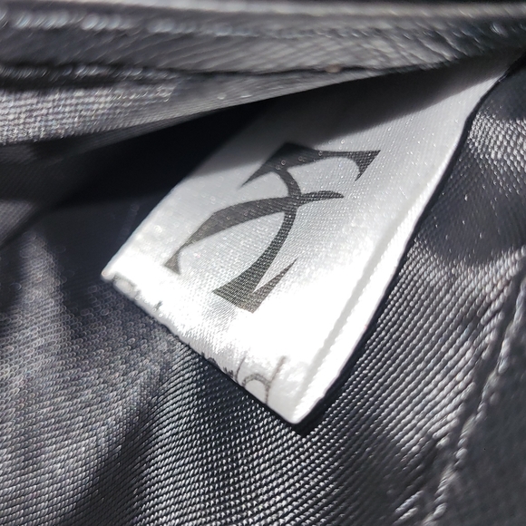 F•R•I•E•N•D•S Wallet - Picture 9 of 15